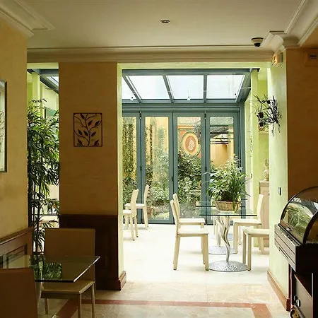 Muguet Hotell 3*