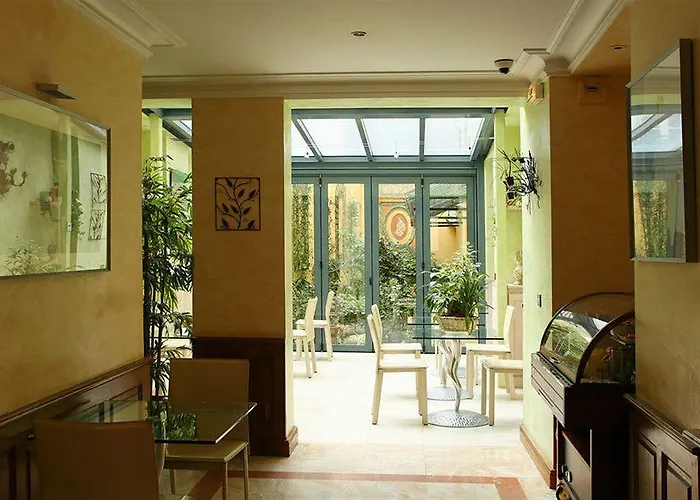 Muguet Hotel 3*